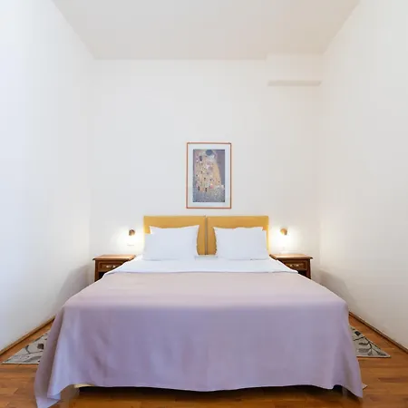 Camelia Hotel