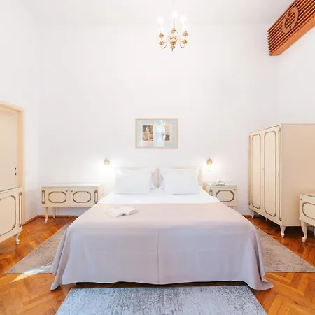 Camelia Hotel